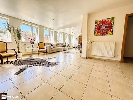 appartement 3 pièces 137 m²