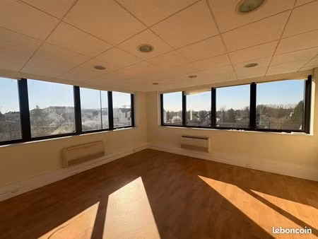 bureaux 80 m²