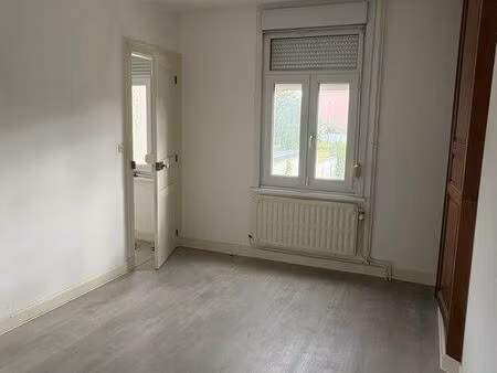 maison 1930 mitoyenne non meublée de 125 m²  idéalement située à anzin  sur une avenue  à 