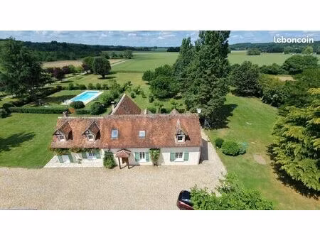 belle propriété familiale avec gîte  piscine chauffée et vue sur la campagne à proximité d