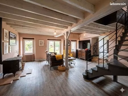 maison 7 pièces 237 m²