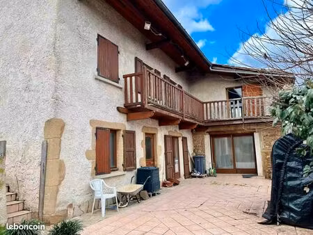 maison de 175m2  4 chambres à reventin vaugris