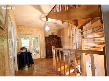 maison familiale de caractères 330 m² total. à saint max
