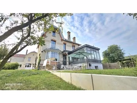 maison 10 pièces 370 m²