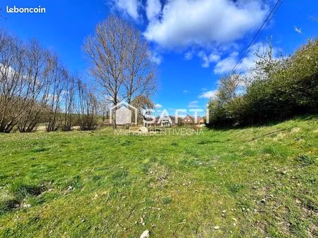 terrain 1250 m² escarmain