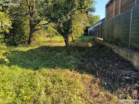 terrain constructible 980m carré