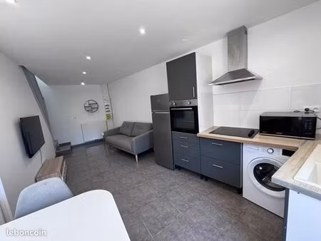 2 pièces 42m2 630 cc chauffage + eau