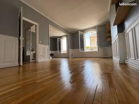 reims hypercentre | appartement 130 m2 | 3 chambres | box | entièrement rénové