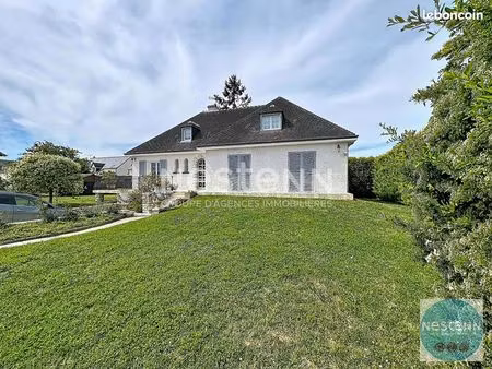 propriété 7 pièces 181 m²