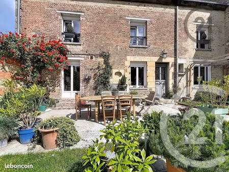 maison 10 pièces 204 m²