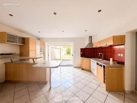 maison 7 pièces 174 m²