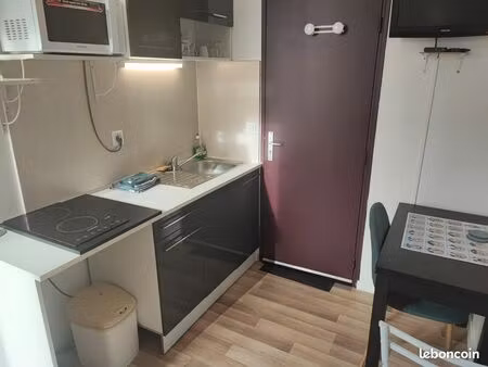 studio meublé face a la gare toute charge comprise