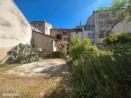 immeuble 8 pièces 197 m²