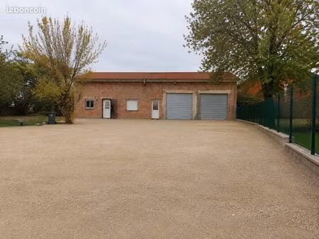 a vendre bâtiment et garage