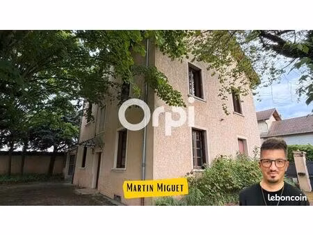 maison 7 pièces 206 m²