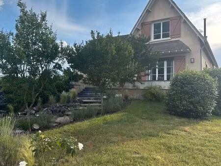 propriété + 8 hectares 250m2