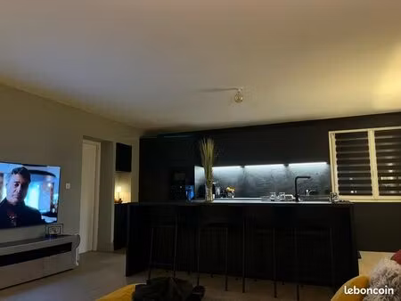 jolie maison avec grand terrain