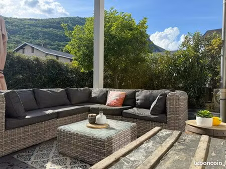 t4 de charme avec jardin de 100 m²  terrasse couverte et parking privé