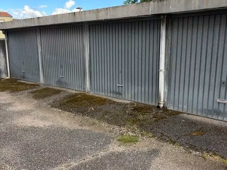 vends box parking fermé 15m2 42450 la talaudiere