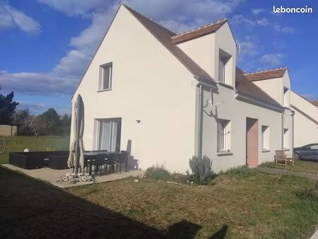 maison récente à louer en très bon état proche donjon et bords du loiret