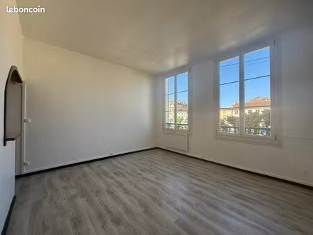 studio 1 pièce 29 m²