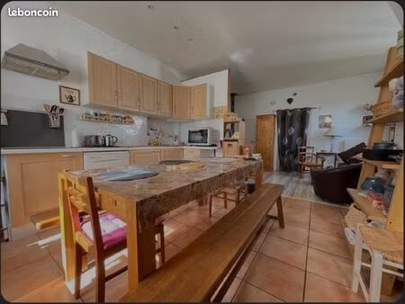 maison mitoyenne de 83 m² avec grand garage et jardin