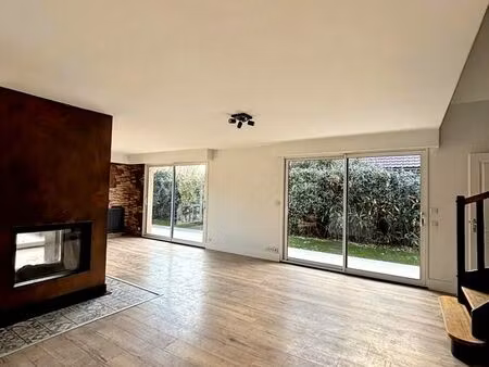 maison 6 pièces 121 m²