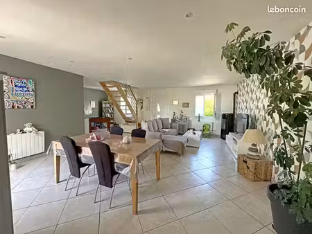 pavillon 4 pièces 126 m²