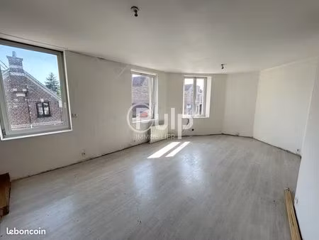 immeuble 84 m² provin
