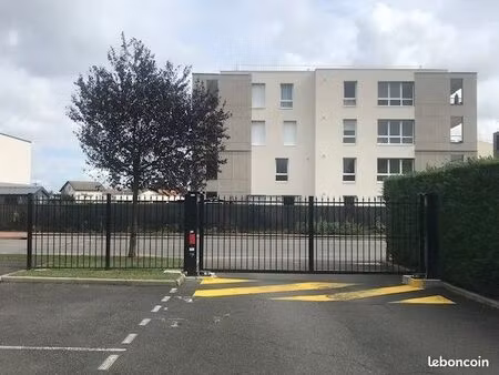 place de parking dans copropriété bonson à vendre