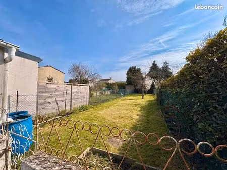 beau potentiel : 80m2  3chambres  grand jardin sud  200m de la mairie de calais