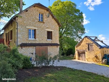 ancienne maison en pierre sur 3 22 ha avec belles vues