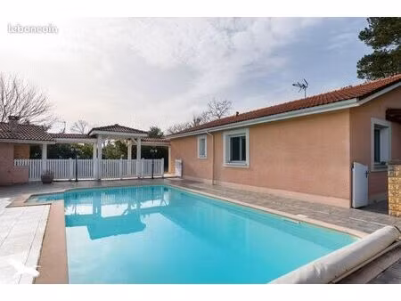 pavillon 7 pièces 140 m²