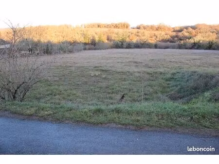 terrain avec cu de 4695m² à aujols