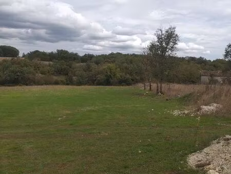 terrain avec cu de 5580m² à aujols
