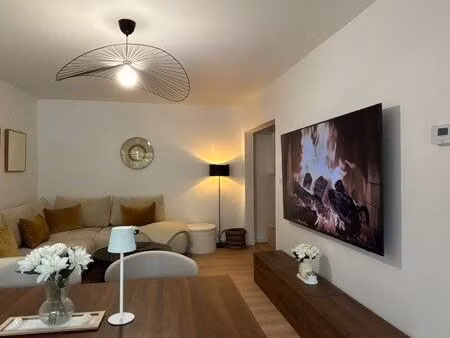 t3 de 67 m² entièrement rénové avec loggia – sainte-luce-sur-loire