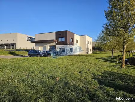 local 321 m² tincques