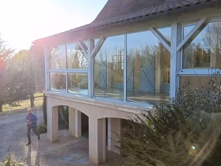 grande maison bourgeoise au cœur d'un magnifique parc arboré près des thermes d'alvignac