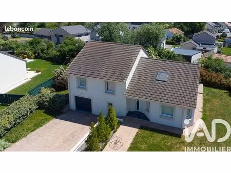 propriété 6 pièces 141 m²