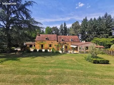 maison 8 pièces 210 m²
