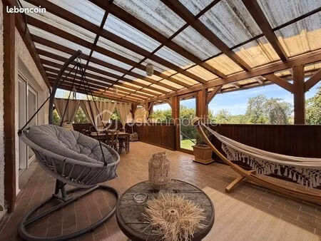 propriété 6 pièces 212 m²