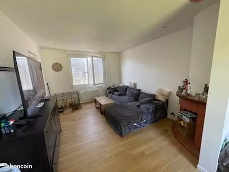 maison mitoyenne de 72m² habitable sur un terrain de 830m² située à aire-sur-l’adour