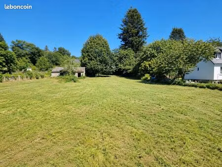 rare centre bourg - terrain constructible d'environ 1300m2
