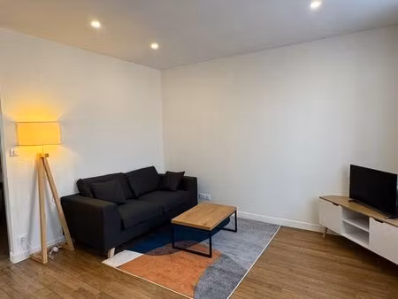 f2 meublé rénové – quartier émile zola – calme et lumineux