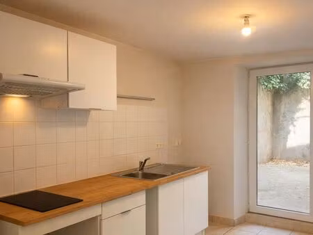 t2 rdc non meublé refait à neuf 38m² centre-ville