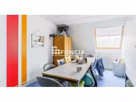 ensemble de bureaux