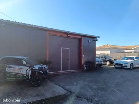 local 150 m2 avec grand parking fermé 1500 ht