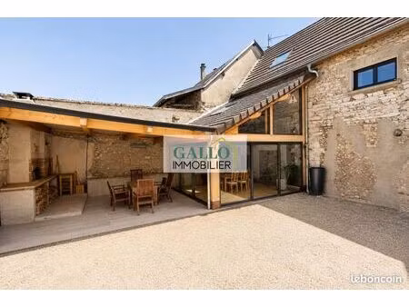 maison 7 pièces 200 m²