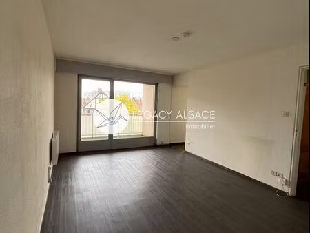 studio 1 pièce 28 m²