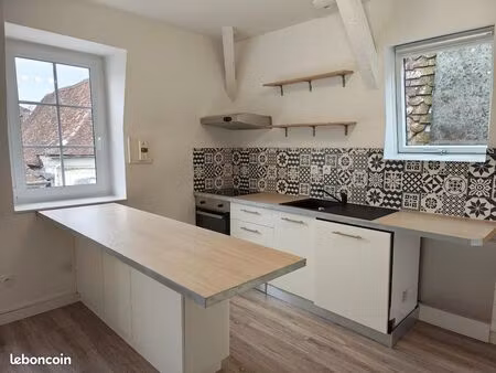 appartement 4 pièces t4/f4 centre ville orthez